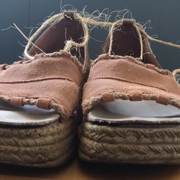 Bloomingdale's Shoes - Peach Colored Platform Espadrilles Size 8.5 Bloomingdale's